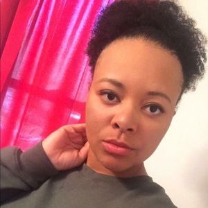 Meet your Posher, Cleneisha